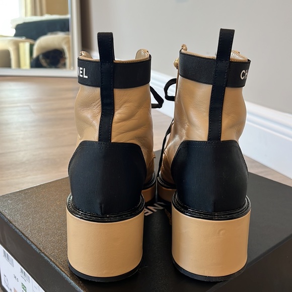 Chanel Boots Collection Fall - Winter 2021 - Picture 6 of 7